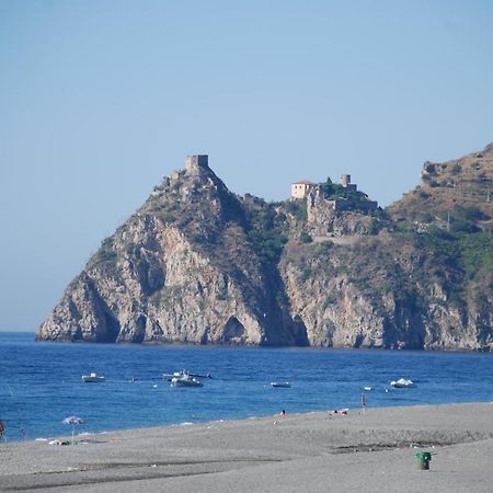 Quattro Torri B&B 圣泰雷萨迪里瓦 外观 照片